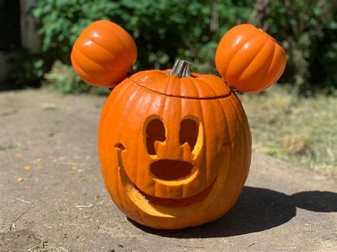 How to carve a Disney Mickey Halloween pumpkin - a beginner’s guide ...