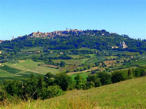 10 Italian Hilltop Towns You Must See to Believe (With images)