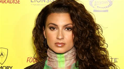 Tori Kelly health updates — Singer in ‘serious condition’ after ...