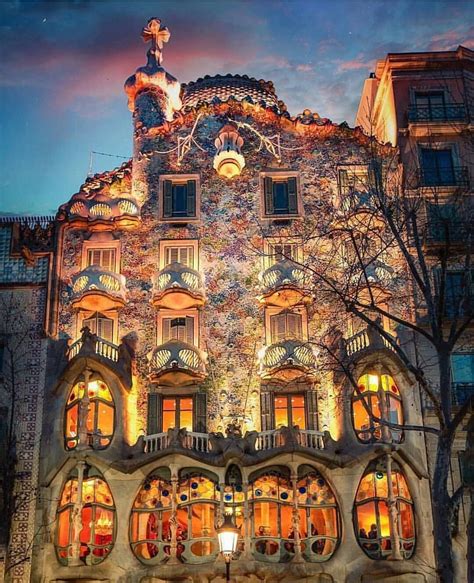 Casa Batlló by night #casabatllo #antonigaudi #barcelona #architecture ...