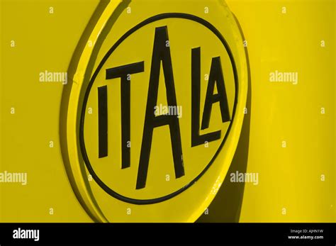 Vintage car logo hi-res stock photography and images - Alamy