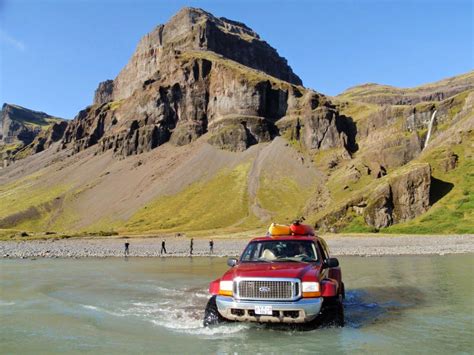 FAQs - Car Rental Iceland / Must know information before renting a car