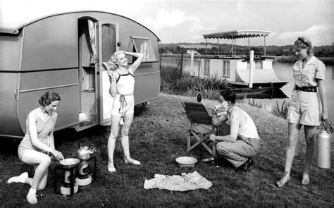 Caravanning and Camping in the Past: 20 Vintage Photos of Holidaymakers ...