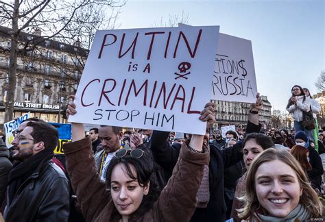 In Russia thousands arrested at anti-war protest after Putin orders ...