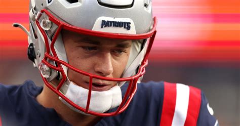 Patriots Rumors: Mac Jones 'Emotionally and Mentally Beat Up' After Week 12 Benching | News ...