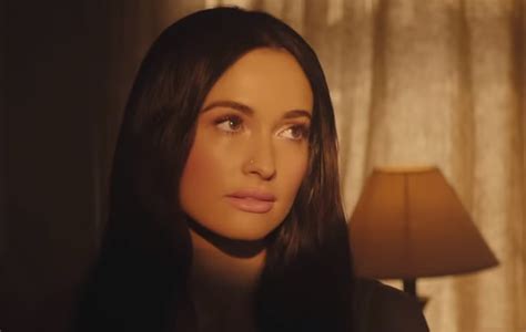 Kacey Musgraves Debuts "Rainbow" Music Video