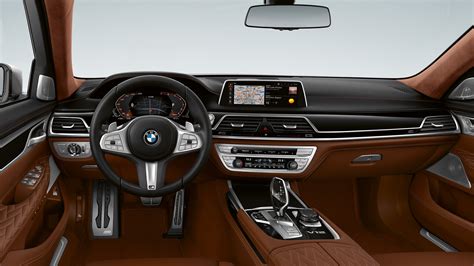 BMW M760Li xDrive Sedan: Inspire | BMW.mu