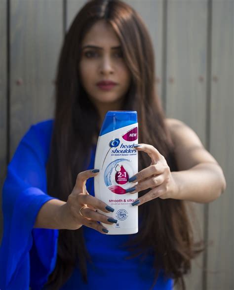 Head and Shoulders Smooth and Silky Shampoo: Review, Price