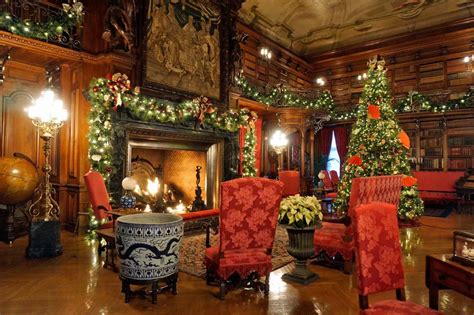 Decorating for Christmas at America’s largest Gilded Age mansion | Biltmore christmas, Christmas ...