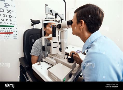 Optician eye checking machine hi-res stock photography and images - Alamy