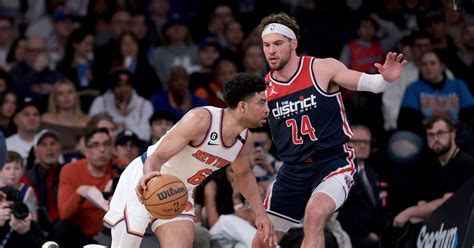 NBA roundup: Knicks get by Wizards, clinch playoff berth | Reuters