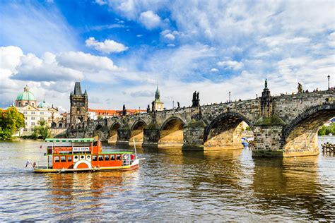 Prague Castle & Little Quarter Private Walking Tour (Left riverbank)