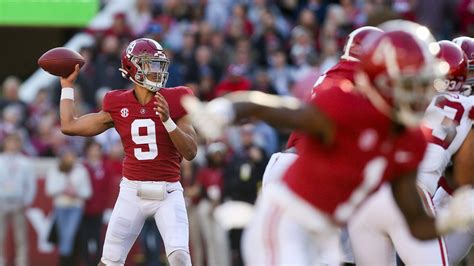 Bryce Young breaks Alabama single-game passing record against Arkansas