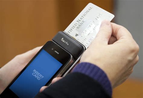 Five Reasons to Use Your Smartphone as a Credit Card Reader – TheTechlabs.com