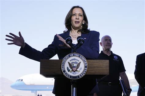 On border tour, Kamala Harris laments 'infighting' over immigration ...