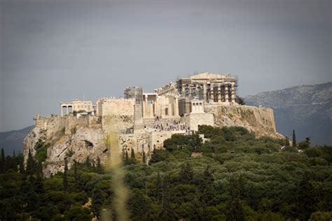 An Afternoon at the Famous Acropolis of Athens - Diaries of a Wandering ...