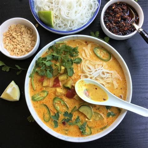 VEGETARIAN LAKSA SOUP (Vegan/Asian) - CurryandVanilla