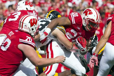 Iowa vs. Wisconsin: Turnovers, struggling offense doom Badgers in 10-6 loss - Bucky's 5th Quarter