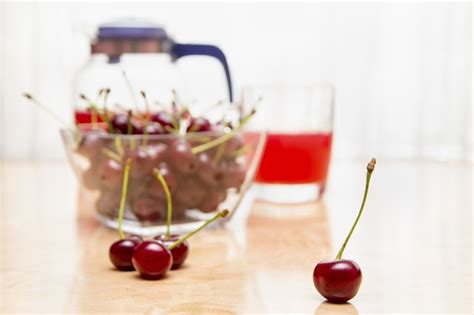 The Health Benefits of Black Cherry Juice | Livestrong.com