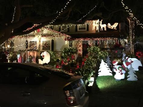 Candy Cane Lane (Los Angeles) - 2021 All You Need to Know BEFORE You Go (with Photos) - Tripadvisor