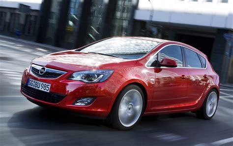 Astra Hatchback 5-door / J facelift / Astra / Opel / Database / Carlook