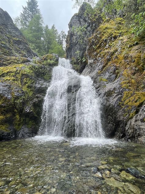 4 Incredible Mount Shasta Waterfalls - Lita of the Pack