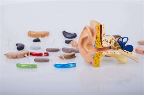 Understanding CROS and BiCROS Hearing Aids | Aaron's Hearing Aid & Audiology Center | Blog