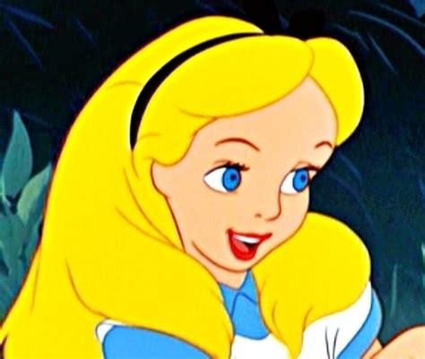 Battle of the Disney Females: Alice vs. Wendy - Walt Disney Characters - Fanpop