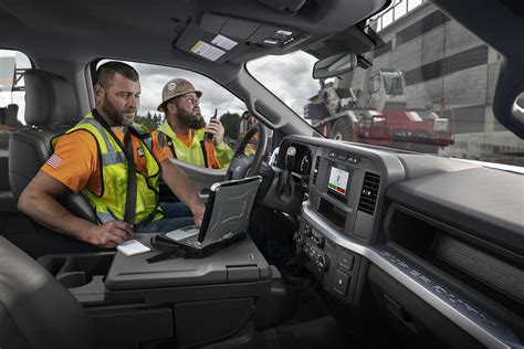 Interior Features of the 2023 Ford F-350 Chassis Cab | Folsom Lake Ford ...