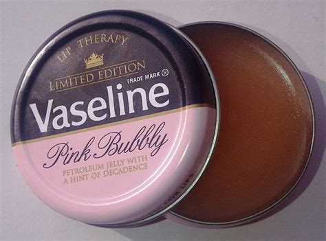 BeautySwot: Vaseline Lip Therapy Pink Bubbly - Review