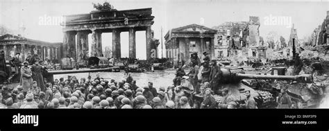 Red army enter berlin 1945 hi-res stock photography and images - Alamy