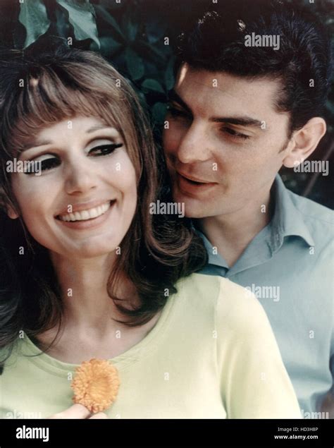 HE & SHE, Paula Prentiss, Richard Benjamin, 1967-68 Stock Photo - Alamy