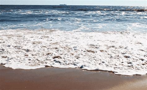 21 Serene Wave GIFs To Help You Calm Down | Waves, Ocean waves, Summer ...