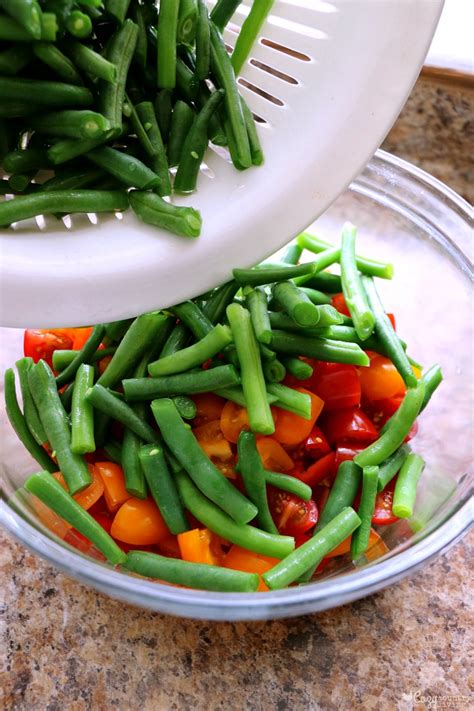 Italian Green Bean & Tomato Salad - Cozy Country Living