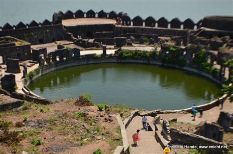 Formidable fortress in the seas: Murud Janjira, Maharastra - eNidhi India Travel Blog