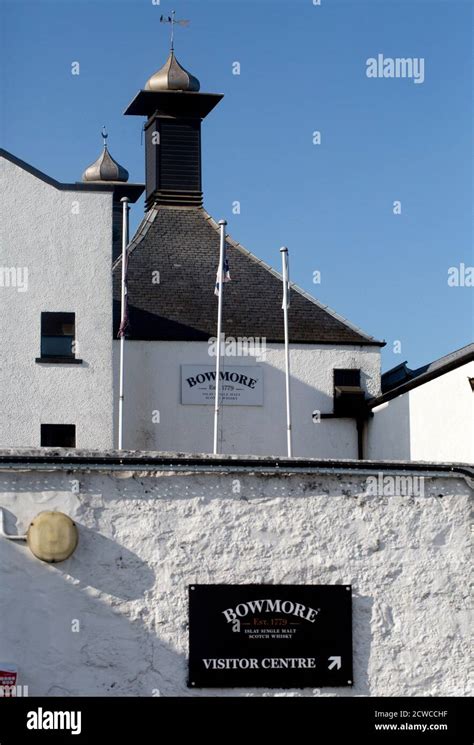 Bowmore whisky distillery, Islay, Scotland Stock Photo - Alamy