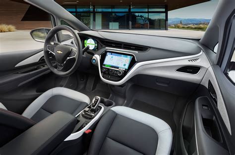 2017-Chevrolet-Bolt-EV-interior-1 - Motor Trend en Español