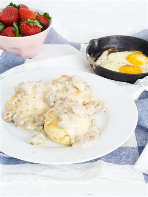 Buttermilk Biscuits and Gravy - Oh So Delicioso