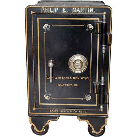 Antique Floor Safe c. 1900 Cast Iron | Antique flooring, Floor safe, Antique safe