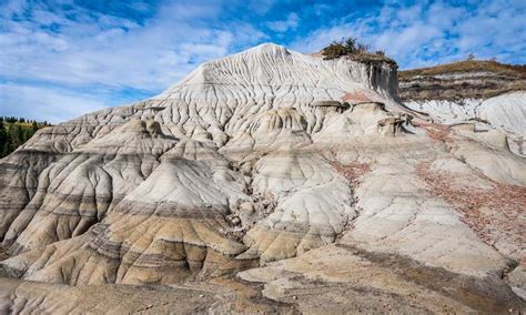 A Hiking Road Trip in the Canadian Badlands of Alberta - Hike Bike Travel