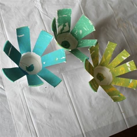 Pretty Paper Cup Flowers - How Wee Learn