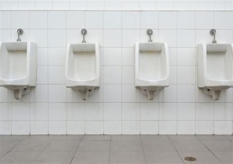 What causes smelly urine and how to get rid of strong urine odor?