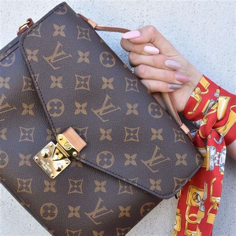 Top 10 Classic Louis Vuitton Handbags - FifthAvenueGirl.com