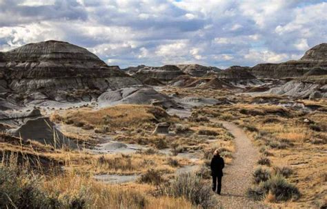 Hiking in Dinosaur Provincial Park - A UNESCO Site - Hike Bike Travel