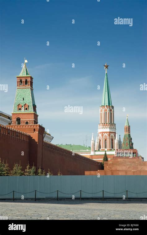 Moscow Kremlin wall and towers Stock Photo - Alamy