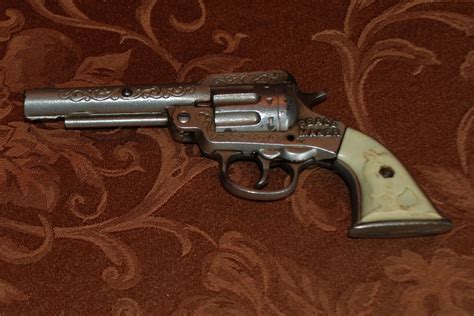 MudBay Auctions: More Vintage Cap Guns!