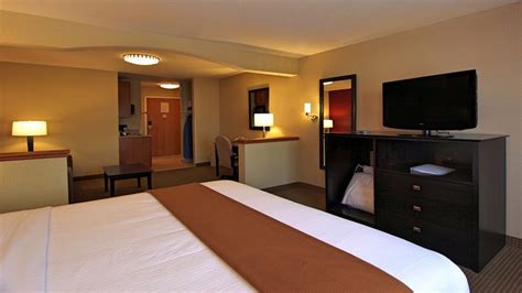 HOLIDAY INN EXPRESS & SUITES DEFIANCE, AN IHG HOTEL - Updated 2023 Prices (Ohio)