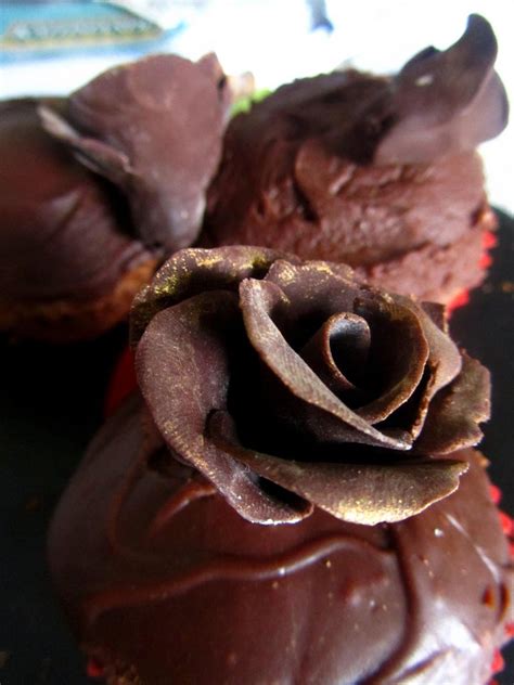 Modelling Chocolate Roses : 9 Steps (with Pictures) - Instructables