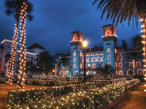 St. Augustine Turns Into A Stunning Christmas Town In Florida