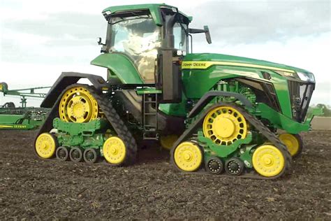 John Deere lanzó el primer tractor que admite tres sistemas de tracción ...